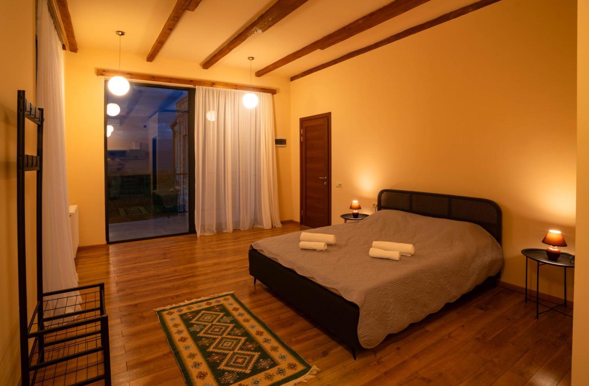 Two&Half Qvevri Hotel Telavi Exterior photo